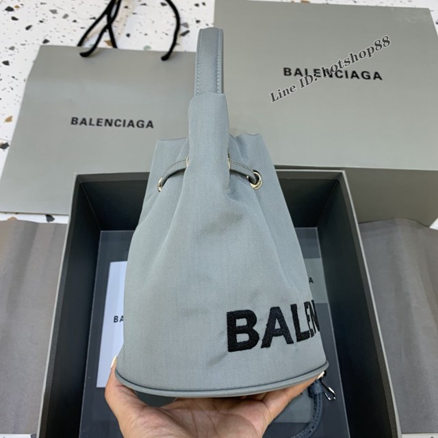 Balenciaga專櫃爆款Balen超輕水桶包 巴黎世家淺灰帆布手提包 fyj1499